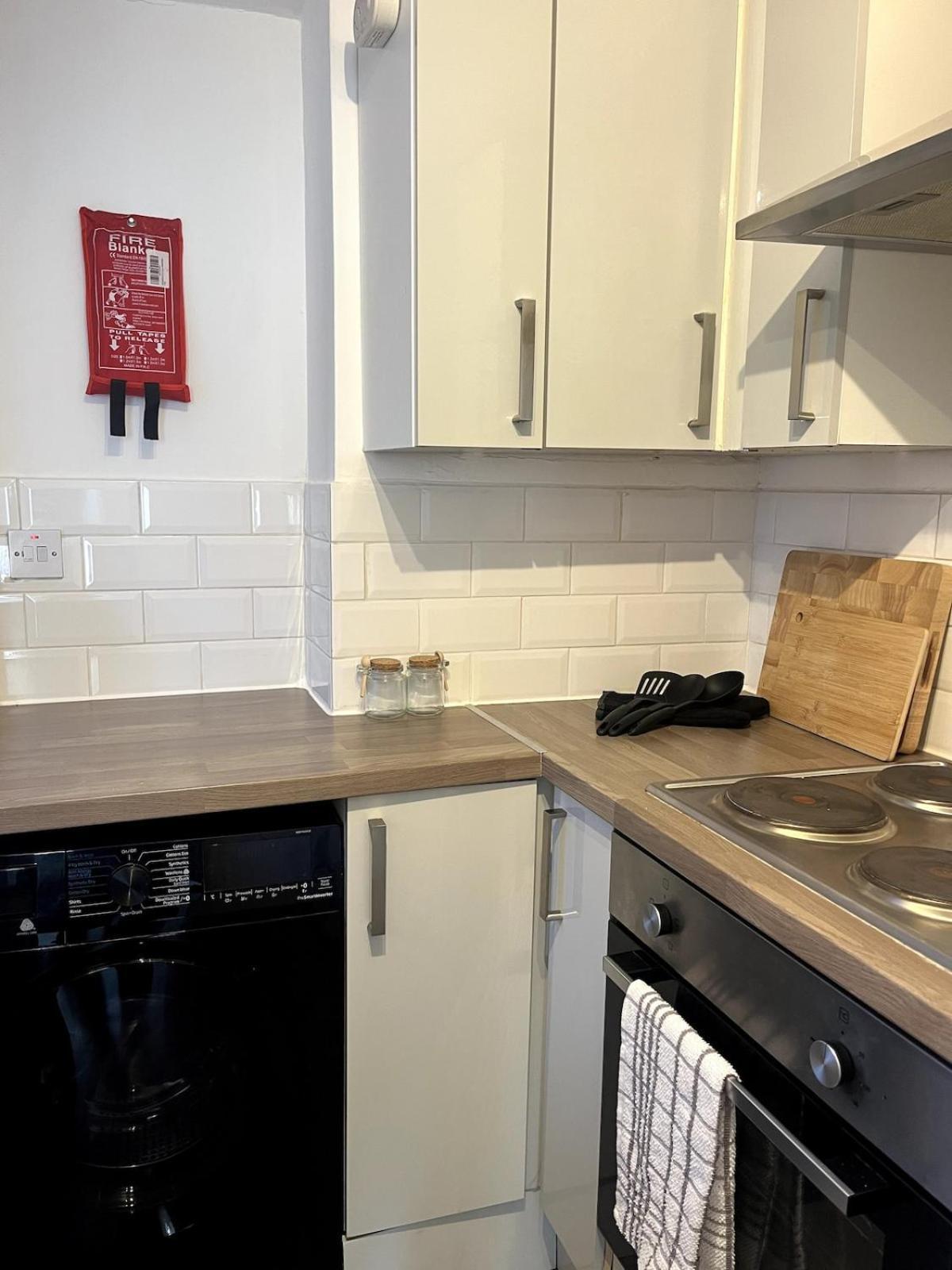 Cosy 2-bed - Location Near Town & Train Station Holiday home *